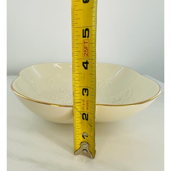 Lenox Winters Imprint Collection Serving Bowl Clover Shaped Ivory Gold Trim - Picture 6 of 7